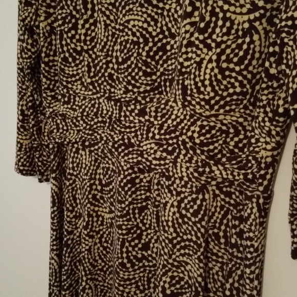 Beautiful and Flattering Dress. Size: 14 - Picture 2 of 4